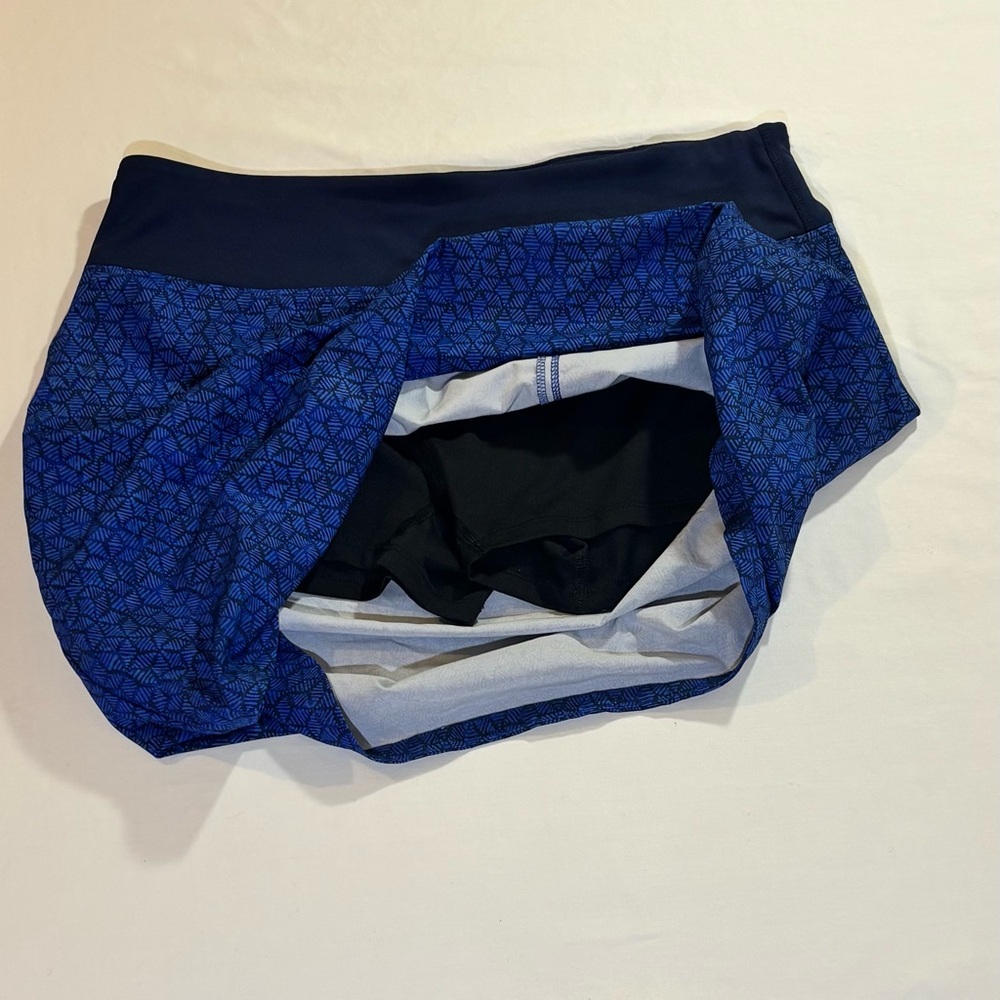 Patagonia women’s athletic skort M, blue print, built‑in shorts liner activewear - Picture 4 of 5